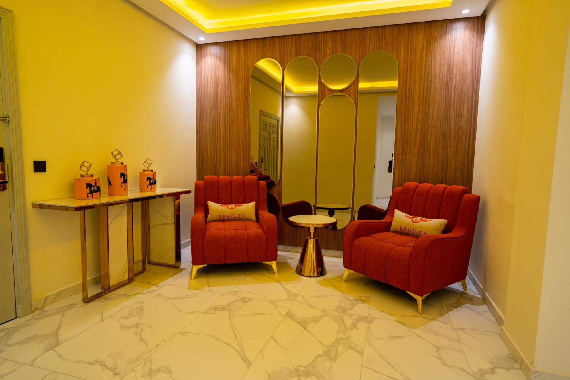 Three-Bedroom Deluxe Apartment