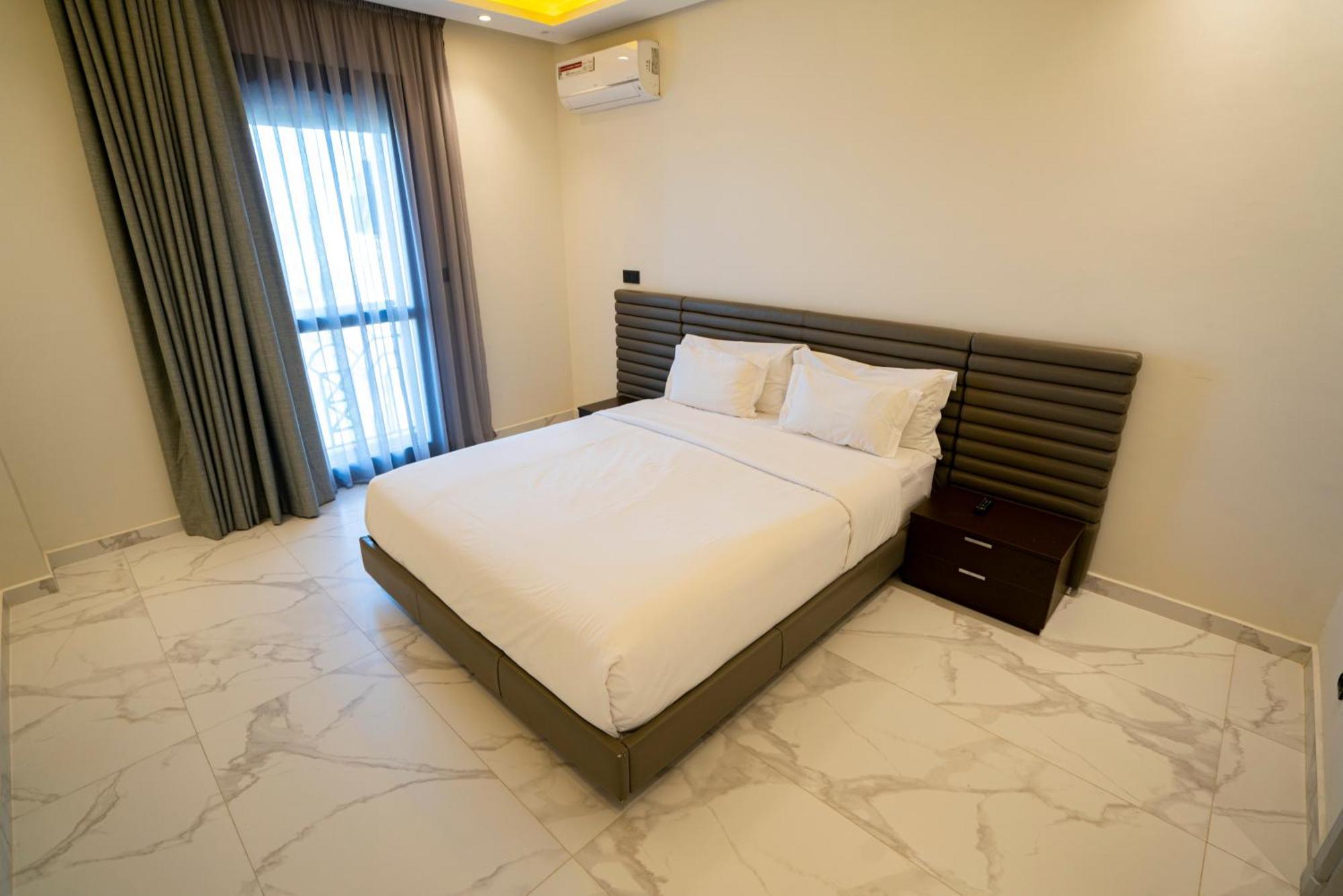 Three-Bedroom Deluxe Apartment