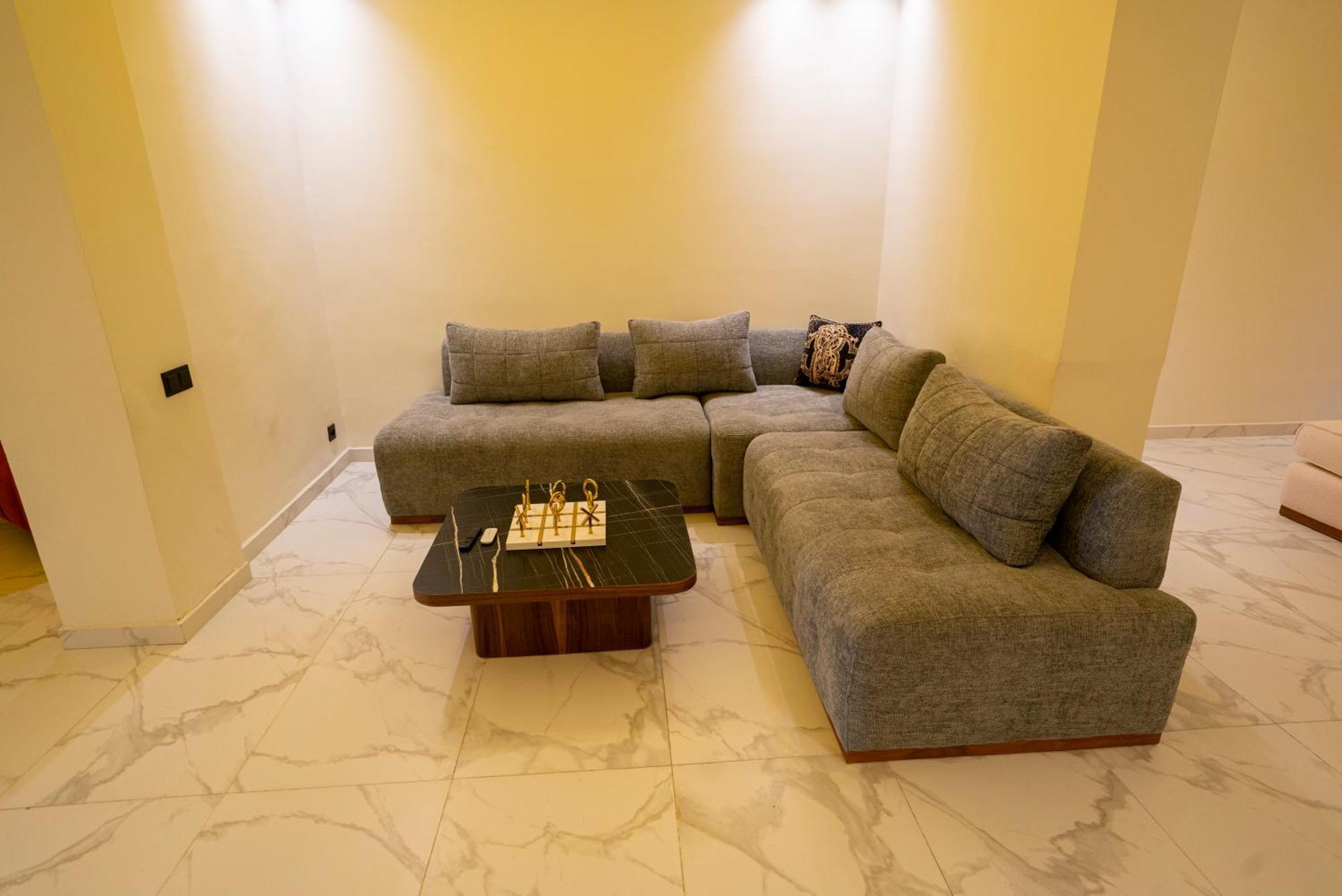 Three-Bedroom Deluxe Apartment